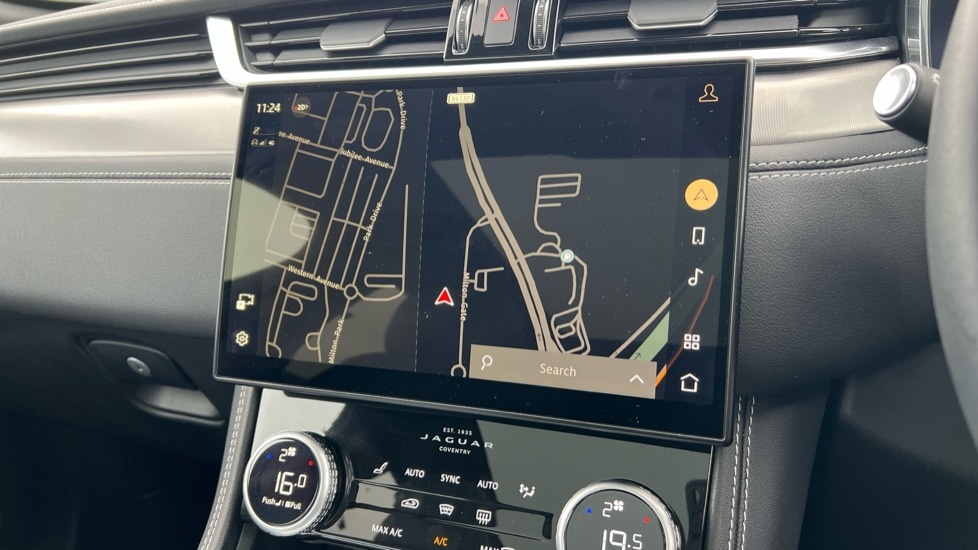 Used Jaguar F-Pace 2023 for sale - 76146054: Photo 11