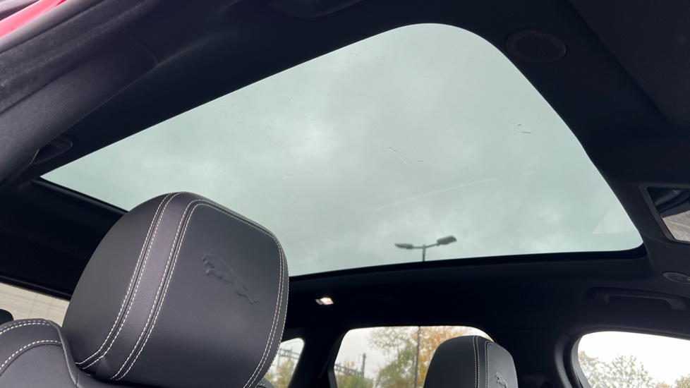 Used Jaguar F-Pace 2023 for sale - 76146054: Photo 21