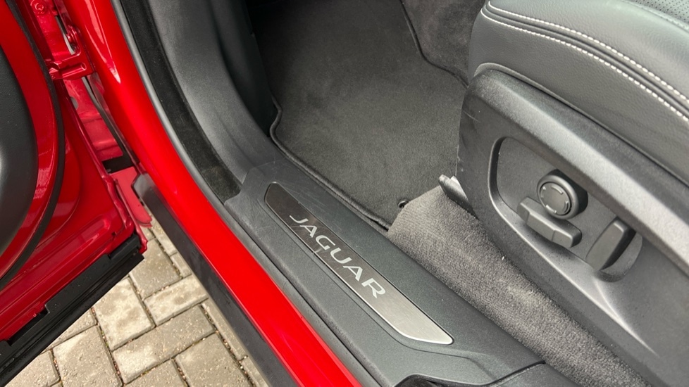 Used Jaguar F-Pace 2023 for sale - 76146054: Photo 23