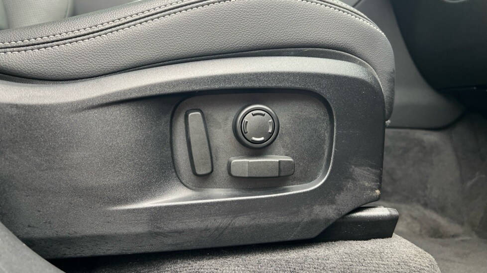 Used Jaguar F-Pace 2023 for sale - 76146054: Photo 24