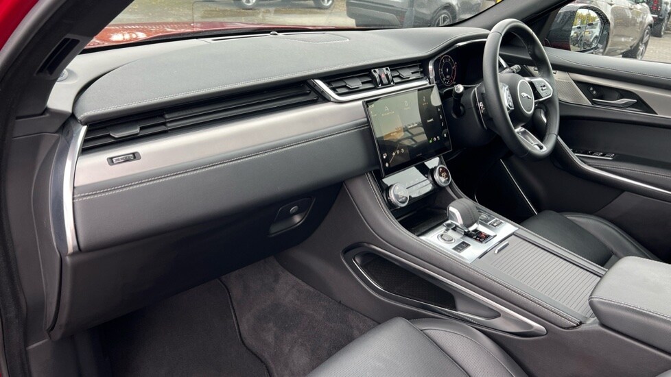 Used Jaguar F-Pace 2023 for sale - 76146054: Photo 33