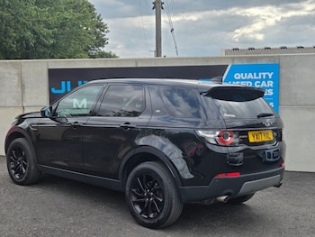 Used Land Rover Discovery Sport 2017 for sale - 79438086: Photo
