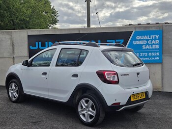 Used Dacia Sandero Stepway 2015 for sale - 78701838: Photo