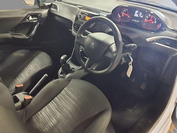 Used Peugeot 208 2014 for sale - 78701861: Photo