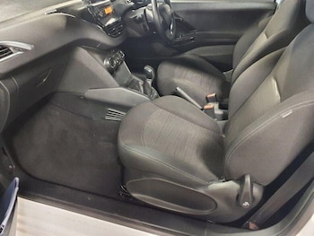 Used Peugeot 208 2014 for sale - 78701861: Photo