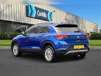 Used Volkswagen T-Roc 2024 for sale - 76449831: Photo