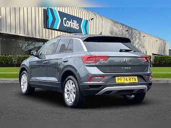 Used Volkswagen T-Roc 2024 for sale - 74284120: Photo