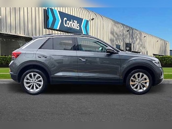 Used Volkswagen T-Roc 2024 for sale - 74284120: Photo