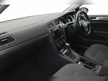 Used Volkswagen Golf 2019 for sale - 76280648: Photo