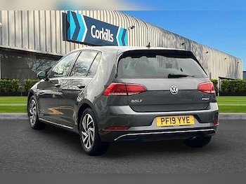 Used Volkswagen Golf 2019 for sale - 76280648: Photo