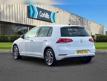 Used Volkswagen Golf 2019 for sale - 76497109: Photo