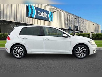 Used Volkswagen Golf 2019 for sale - 76497109: Photo
