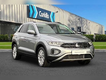 Used Volkswagen T-Roc 2025 for sale - 76449825: Photo