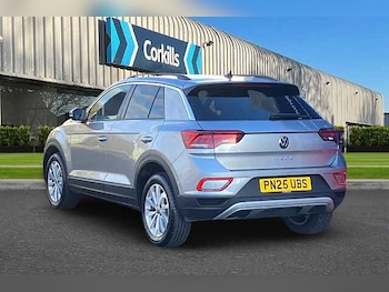 Used Volkswagen T-Roc 2025 for sale - 76449825: Photo