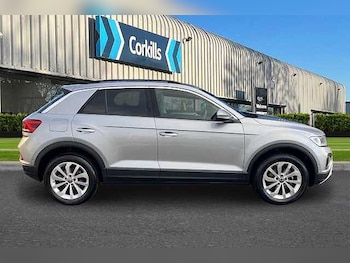 Used Volkswagen T-Roc 2025 for sale - 76449825: Photo