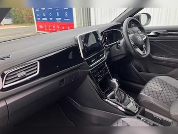 Used Volkswagen T-Roc 2025 for sale - 75999307: Photo