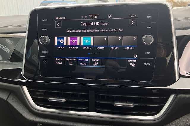 Used Volkswagen T-Roc 2022 for sale - 76273910: Photo 10