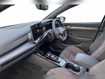 Used Volkswagen Golf 2025 for sale - 76402670: Photo