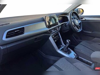 Used Volkswagen T-Roc 2025 for sale - 76280649: Photo