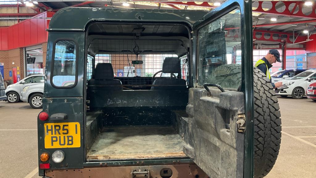 Used Land Rover Defender 2004 for sale - 77994940: Photo 7