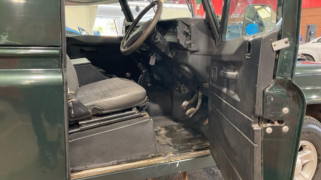 Used Land Rover Defender 2004 for sale - 77994940: Photo 8