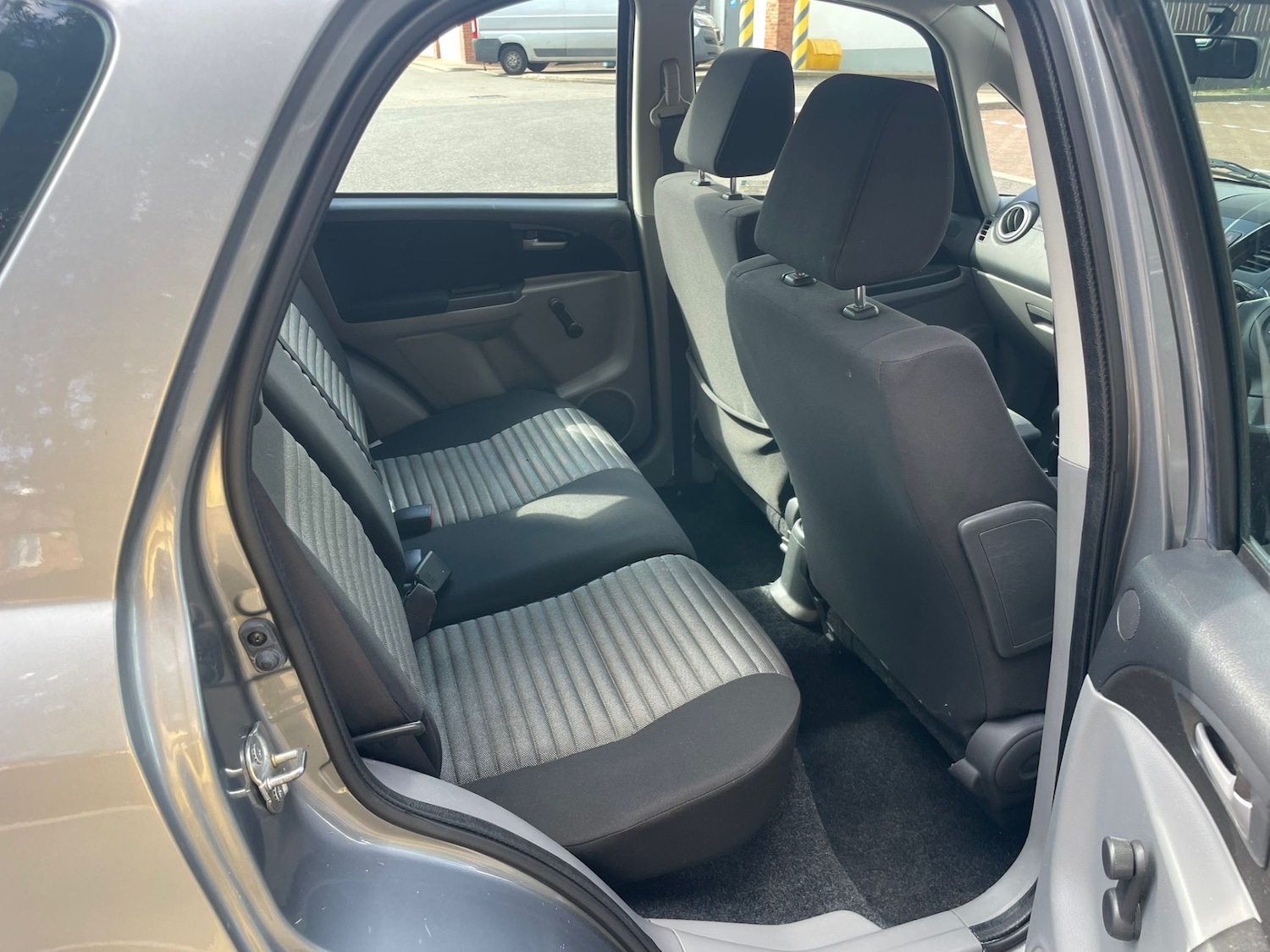 Used Suzuki SX4 2013 for sale - 76302161: Photo 2