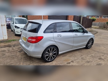 Used Mercedes-Benz B-Class 2015 for sale - 76170540: Photo