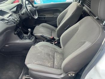 Used Ford Fiesta 2017 for sale - 78411845: Photo