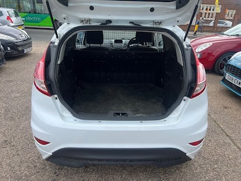 Used Ford Fiesta 2017 for sale - 78411845: Photo