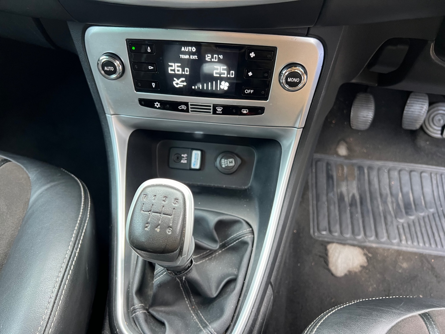 Used Chrysler Delta 2012 for sale - 76362982: Photo 13