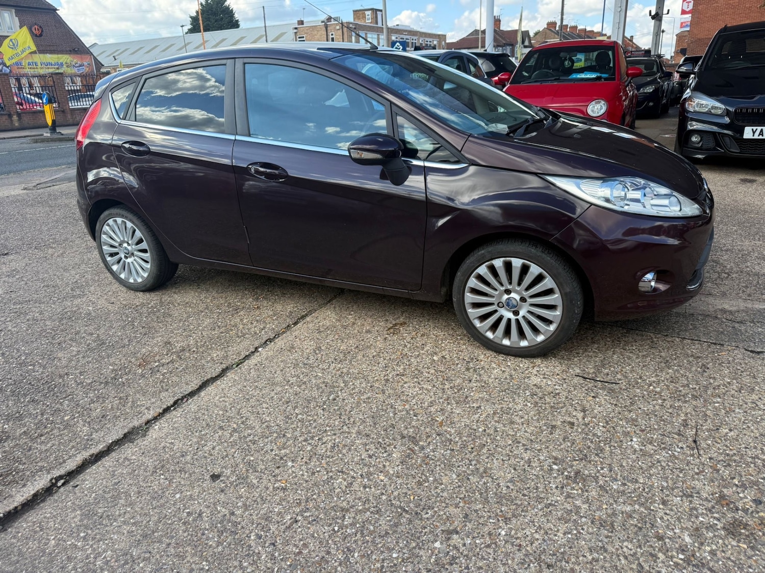 Used Ford Fiesta 2010 for sale - 76102458: Photo 1