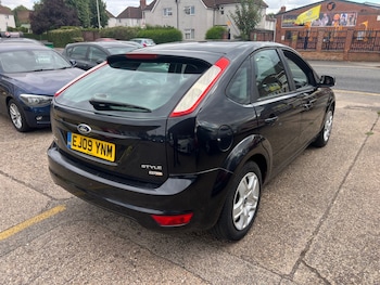 Used Ford Focus 2009 for sale - 79459373: Photo