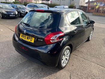 Used Peugeot 208 2015 for sale - 77831845: Photo