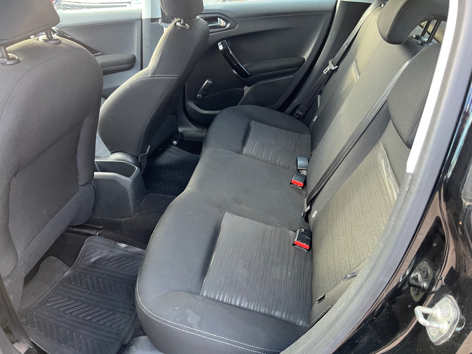 Used Peugeot 208 2015 for sale - 77831845: Photo 9