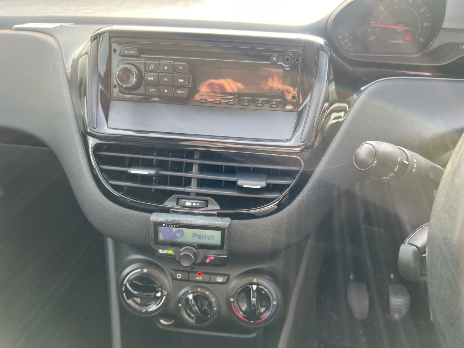 Used Peugeot 208 2014 for sale - 77759423: Photo 8