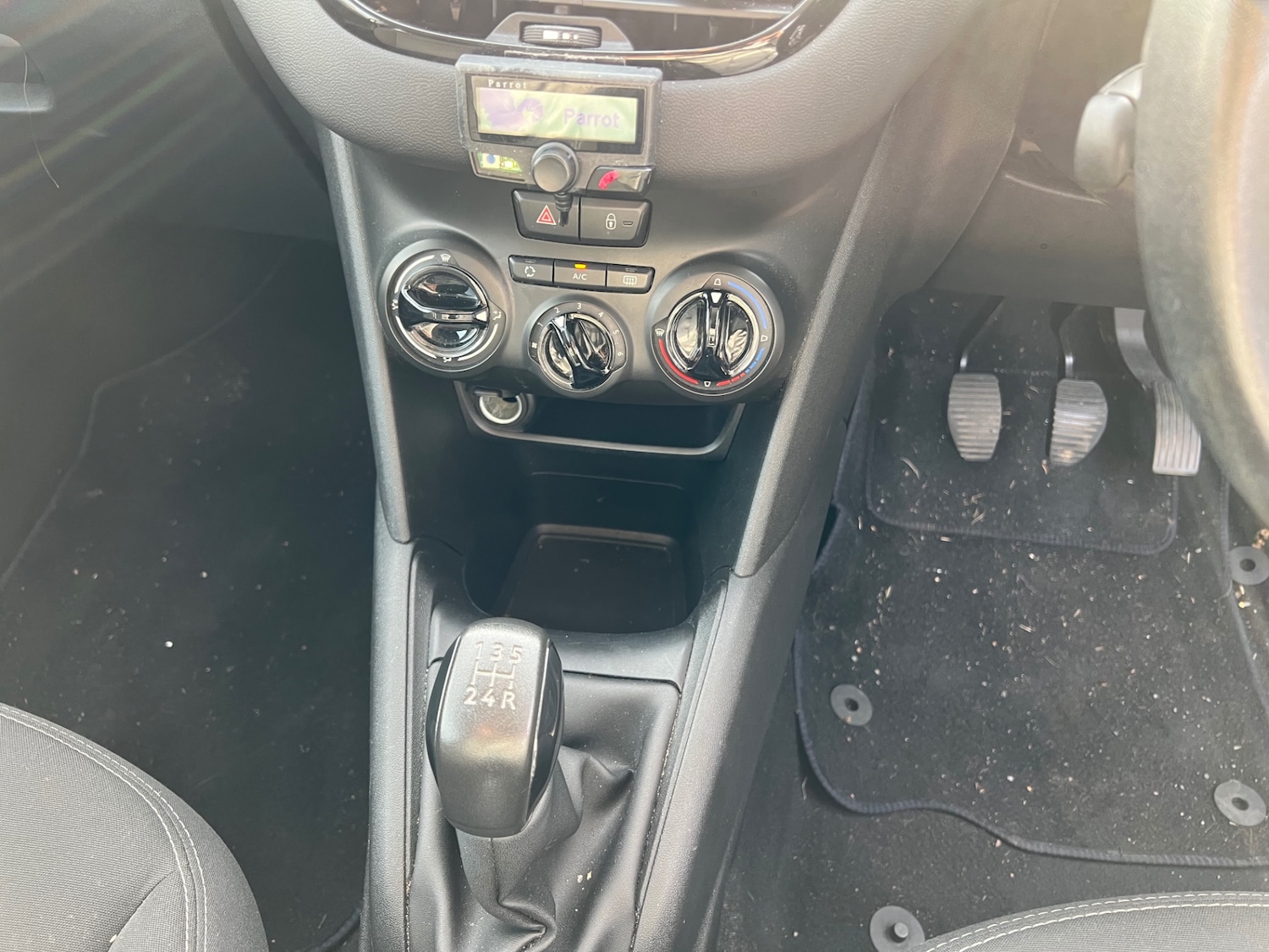 Used Peugeot 208 2014 for sale - 77759423: Photo 9