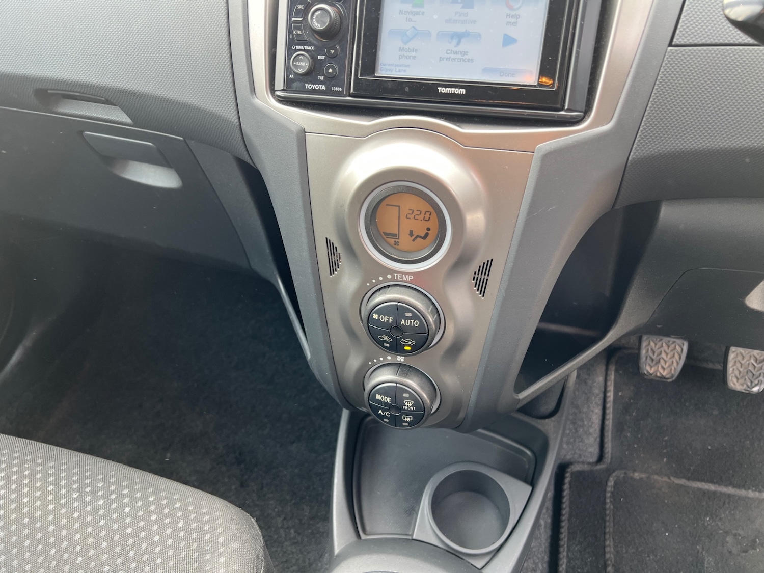 Used Toyota Yaris 2011 for sale - 77984144: Photo 11