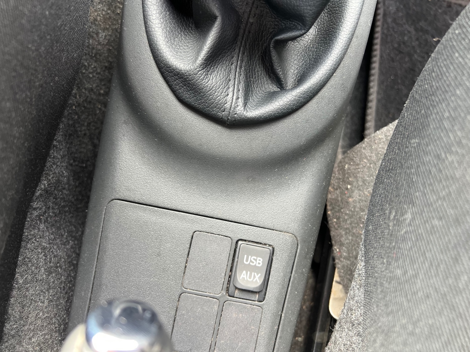 Used Toyota Yaris 2011 for sale - 77984144: Photo 12