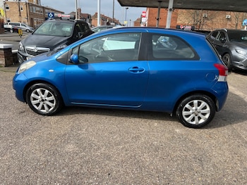 Used Toyota Yaris 2011 for sale - 77984144: Photo