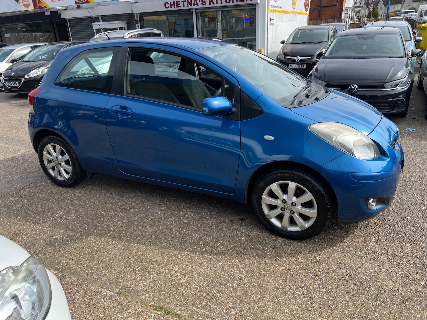 Used Toyota Yaris 2011 for sale - 77984144: Photo 8