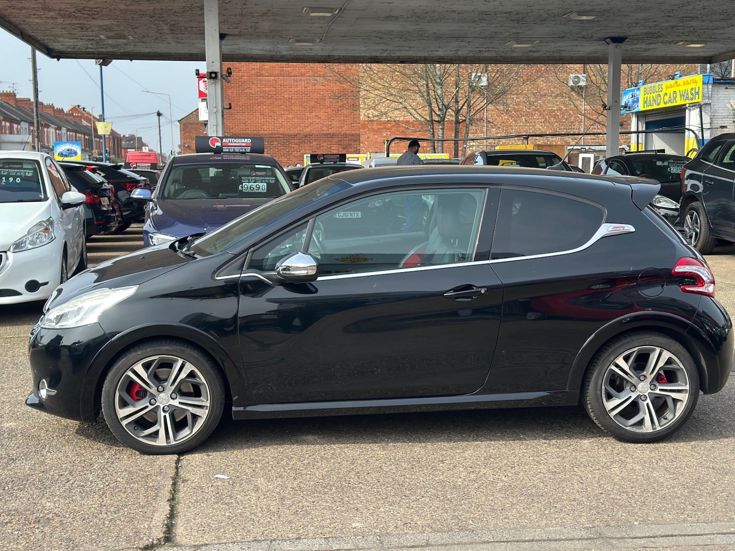 Used Peugeot 208 2013 for sale - 77975927: Photo 12