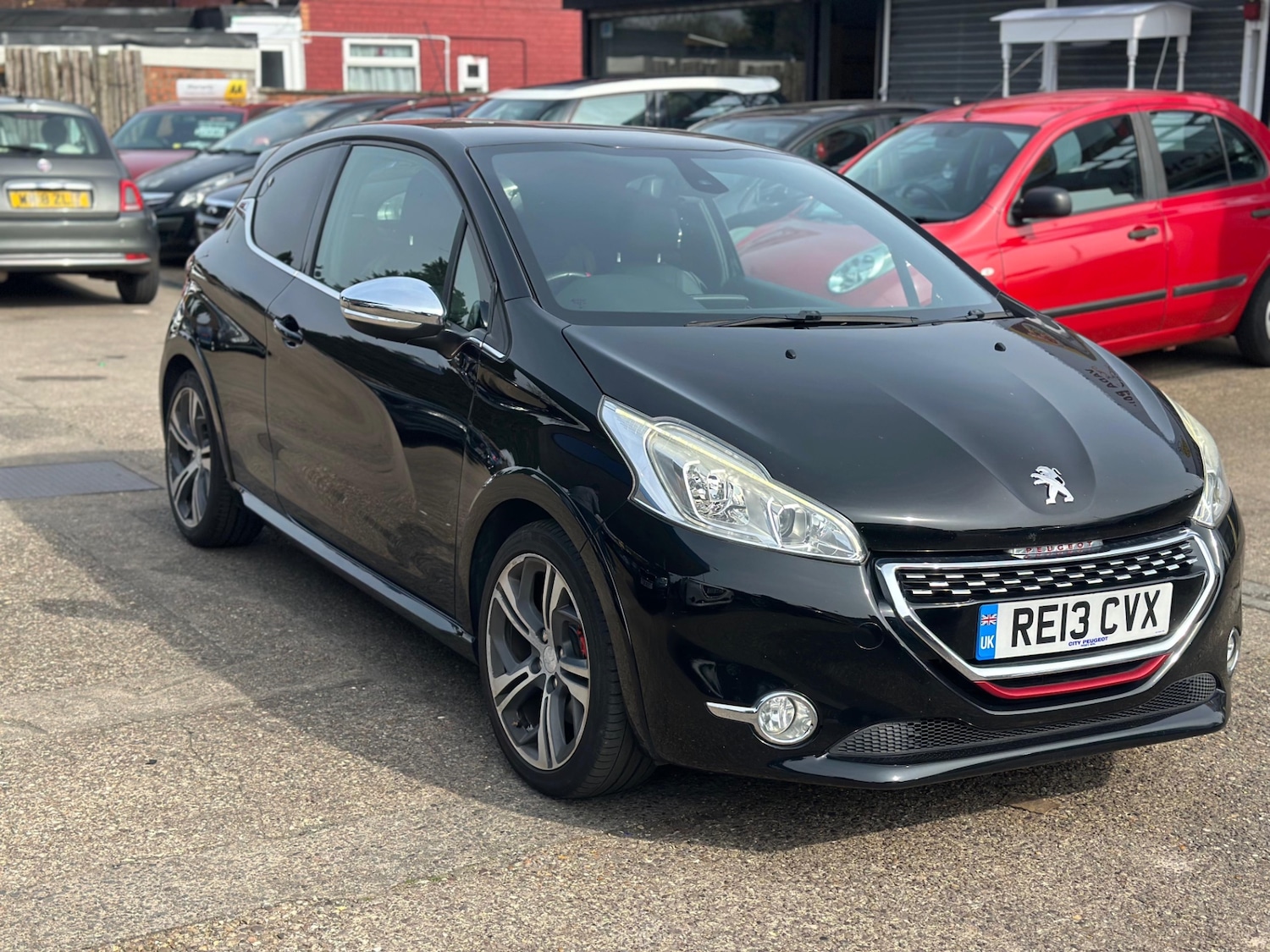 Used Peugeot 208 2013 for sale - 77975927: Photo 2