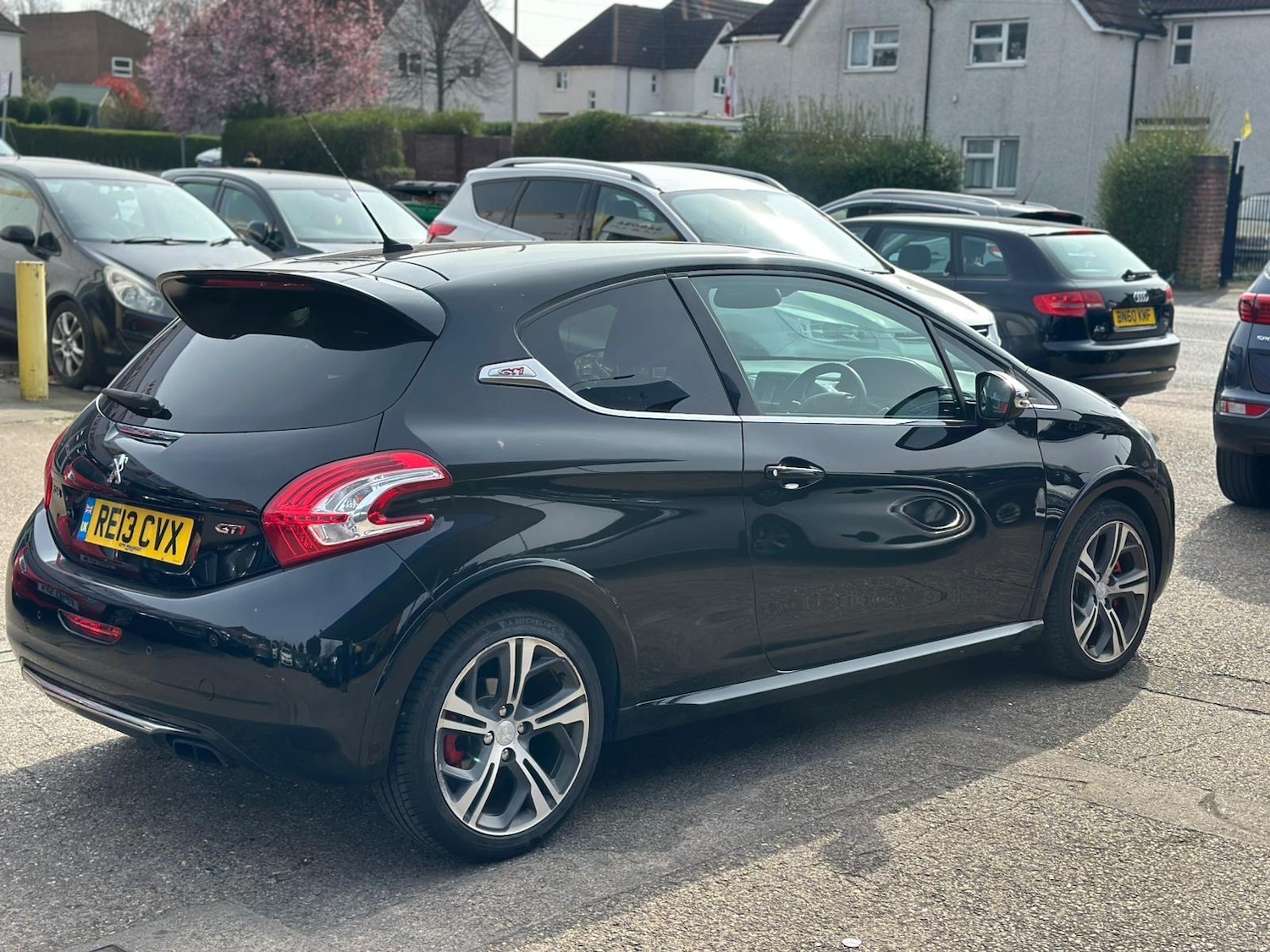 Used Peugeot 208 2013 for sale - 77975927: Photo 4