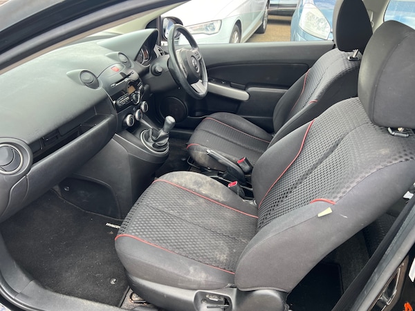 Used Mazda Mazda2 2011 for sale - 75651740: Photo 4