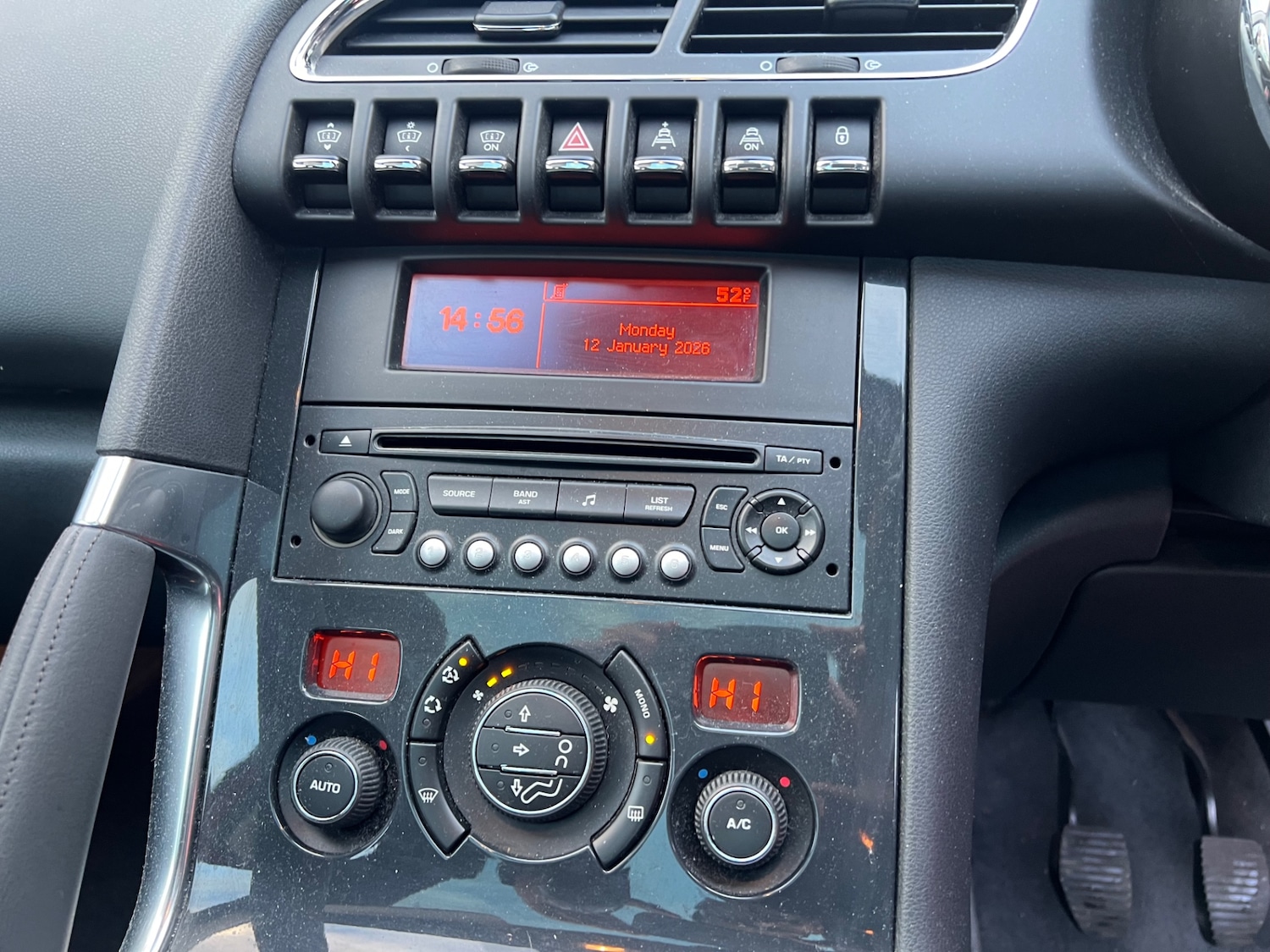 Used Peugeot 3008 2010 for sale - 77168779: Photo 14