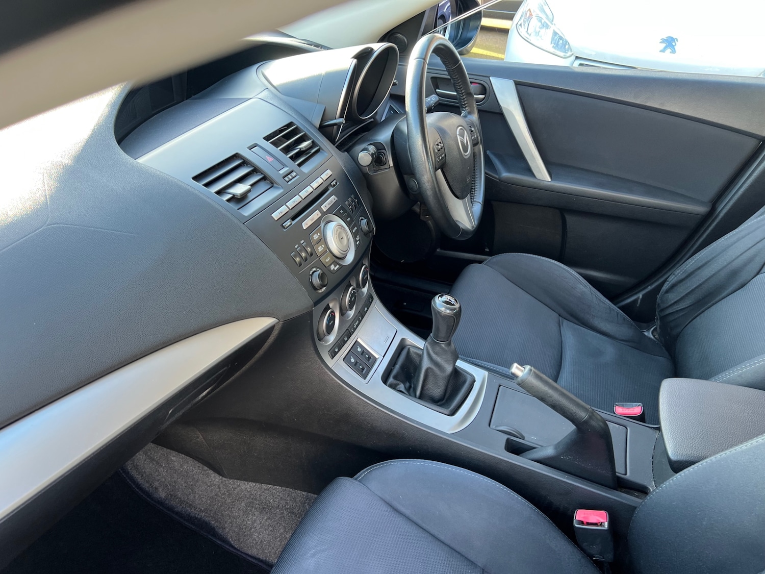 Used Mazda Mazda3 2011 for sale - 77831837: Photo 8