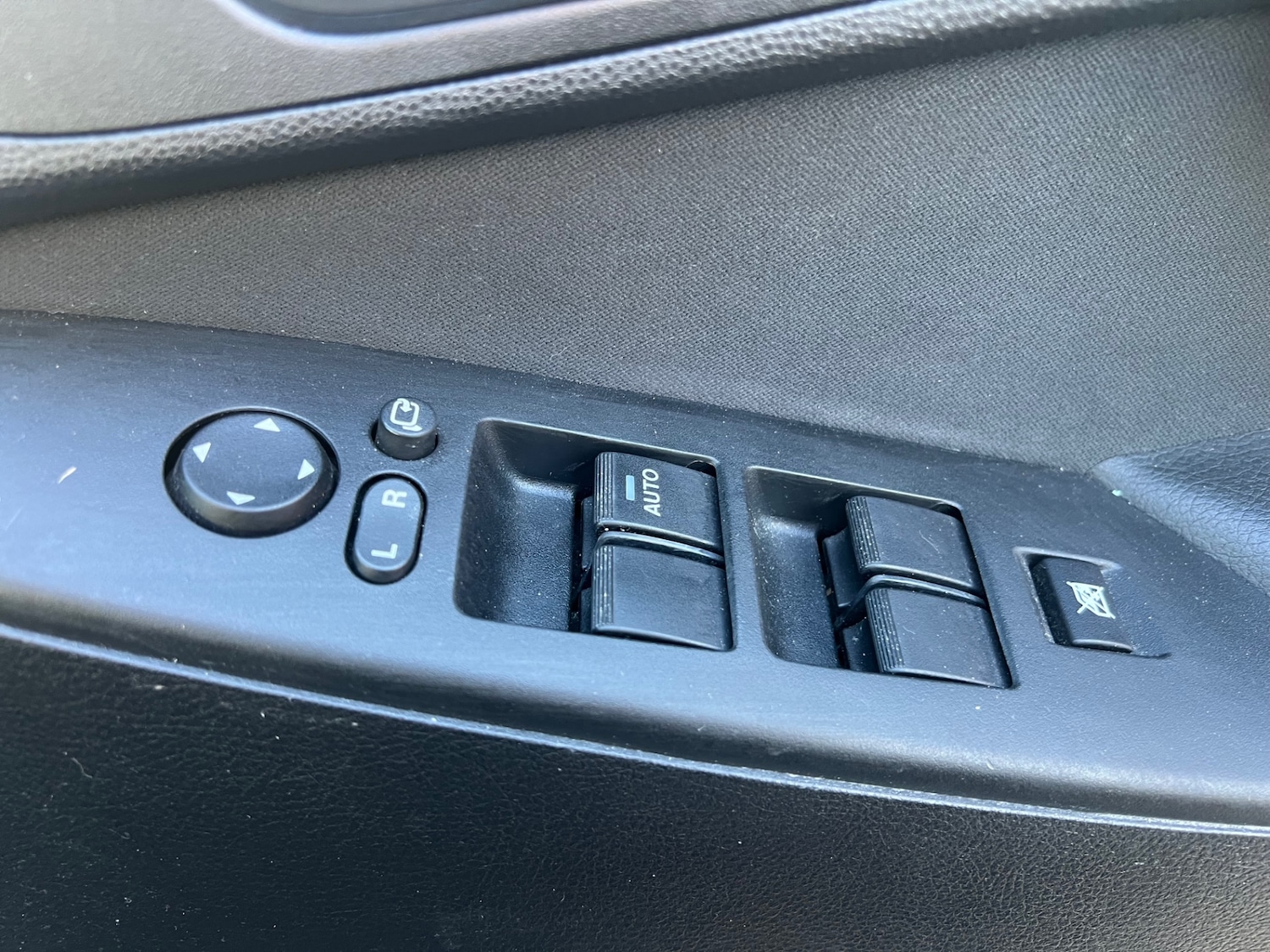 Used Mazda Mazda3 2011 for sale - 77831837: Photo 9