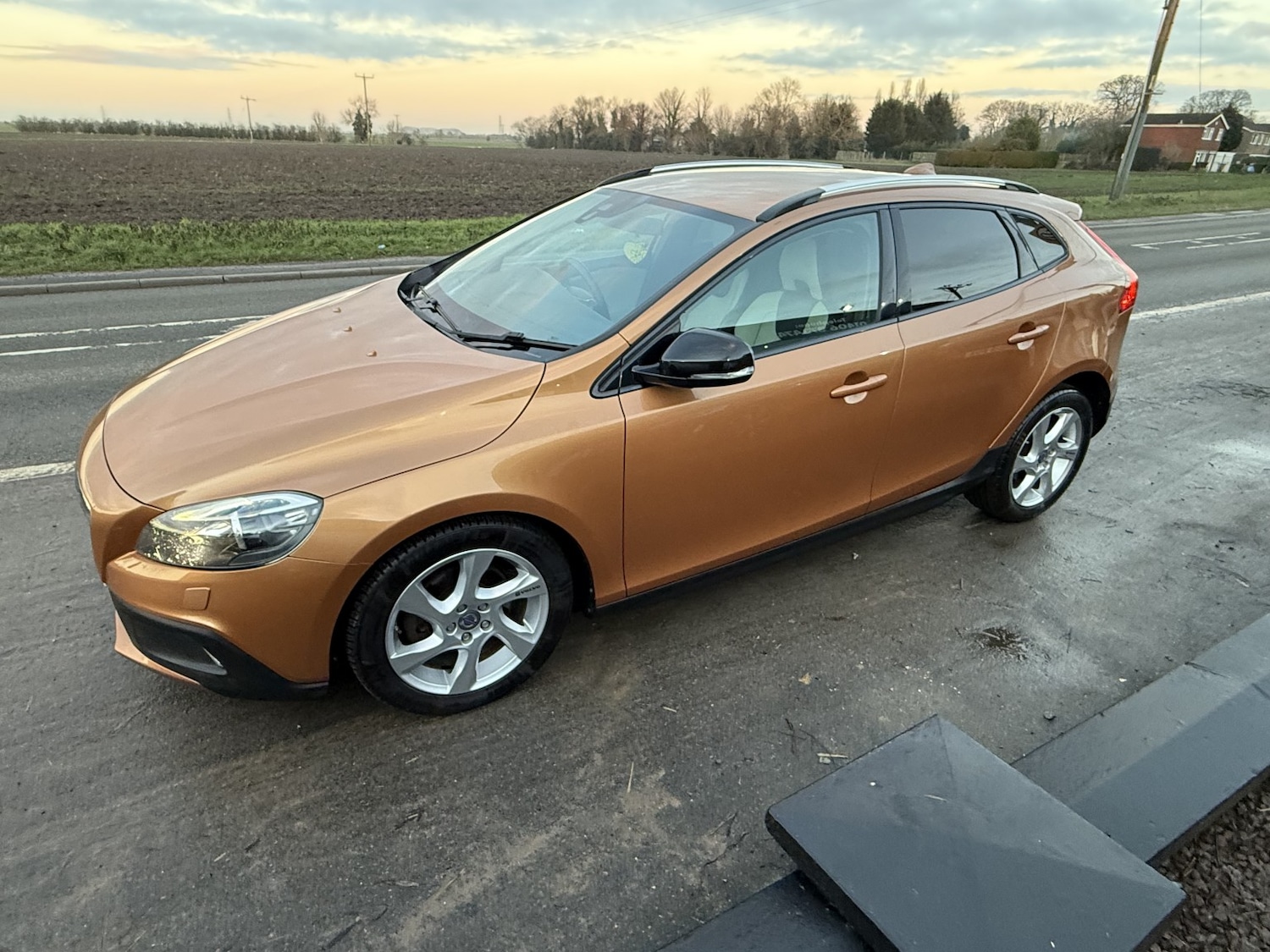 Used Volvo V40 2014 for sale - 77237017: Photo 10
