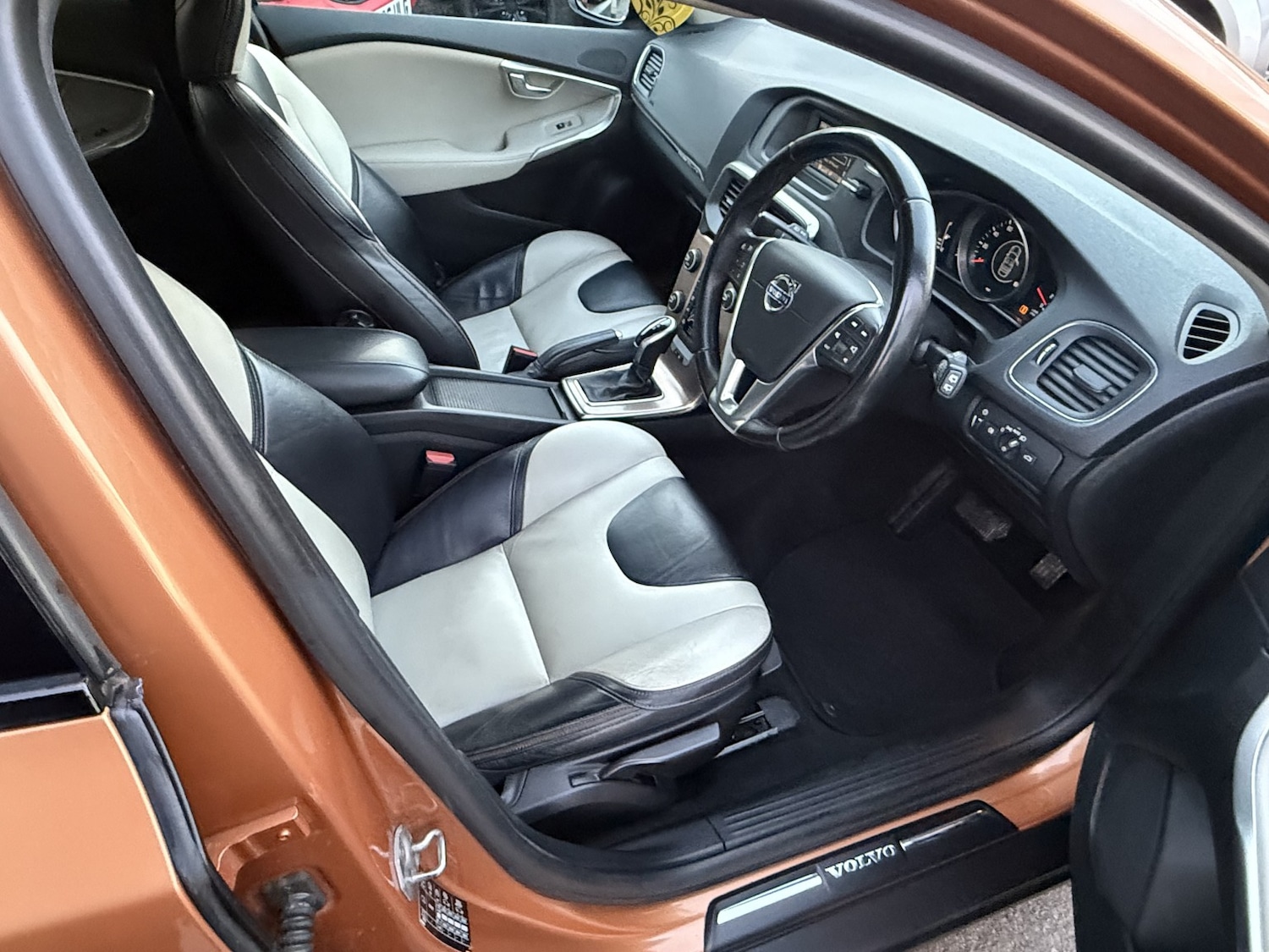 Used Volvo V40 2014 for sale - 77237017: Photo 13