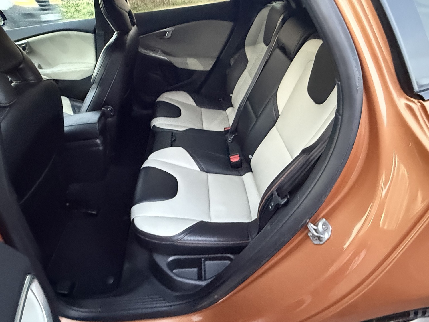 Used Volvo V40 2014 for sale - 77237017: Photo 17